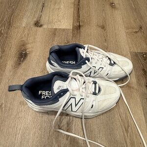 New Balance Tennis Pickleball Shoes Women's 8 WIDE